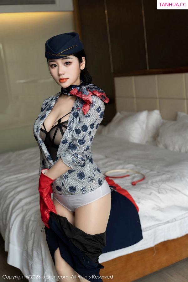   [XiuRen]高清写真图 2023.05.24 No.6790 汐汐爱吃草莓 制服美臀第22张图片